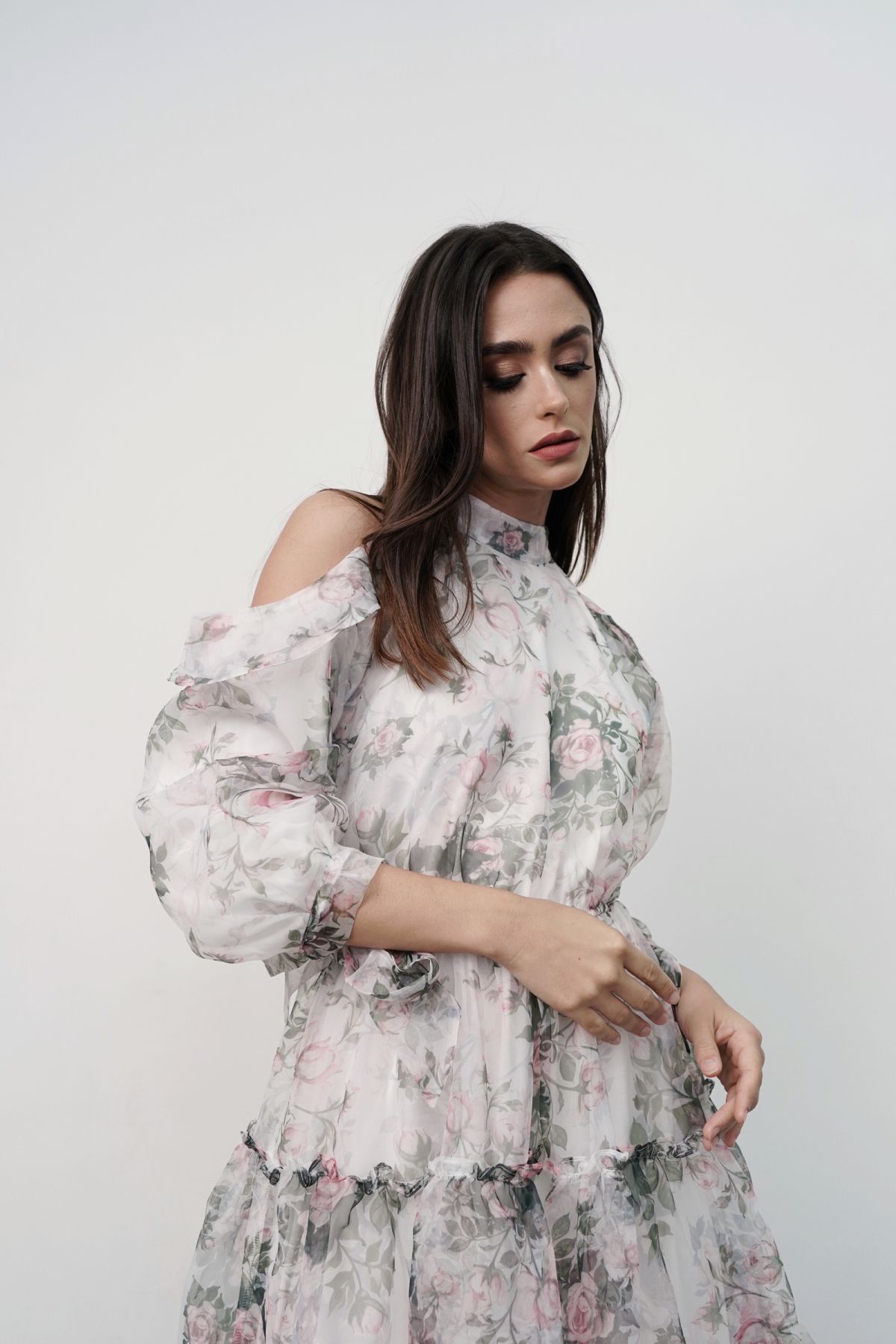 Floral cold shoulder dress with tie sleeves Le Merge