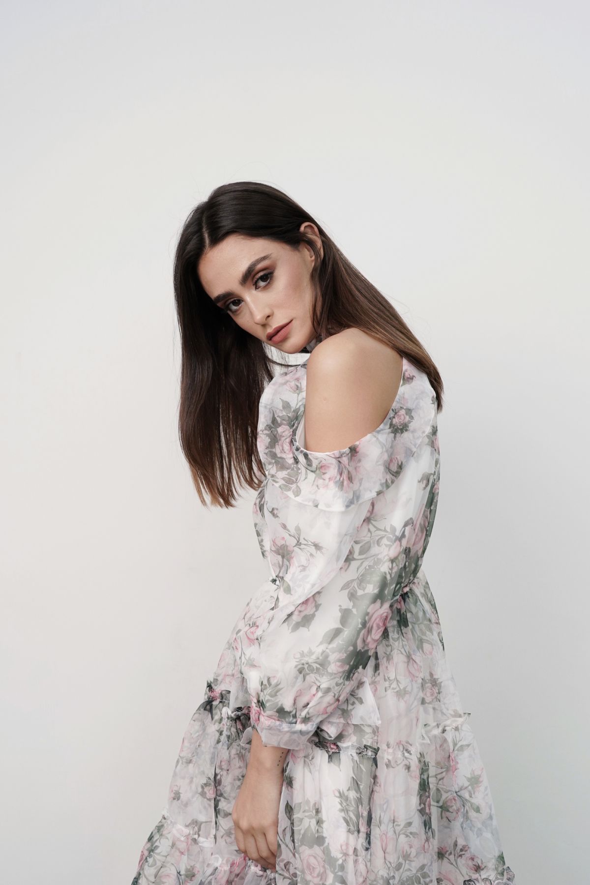 Floral cold shoulder dress with tie sleeves - Le Merge
