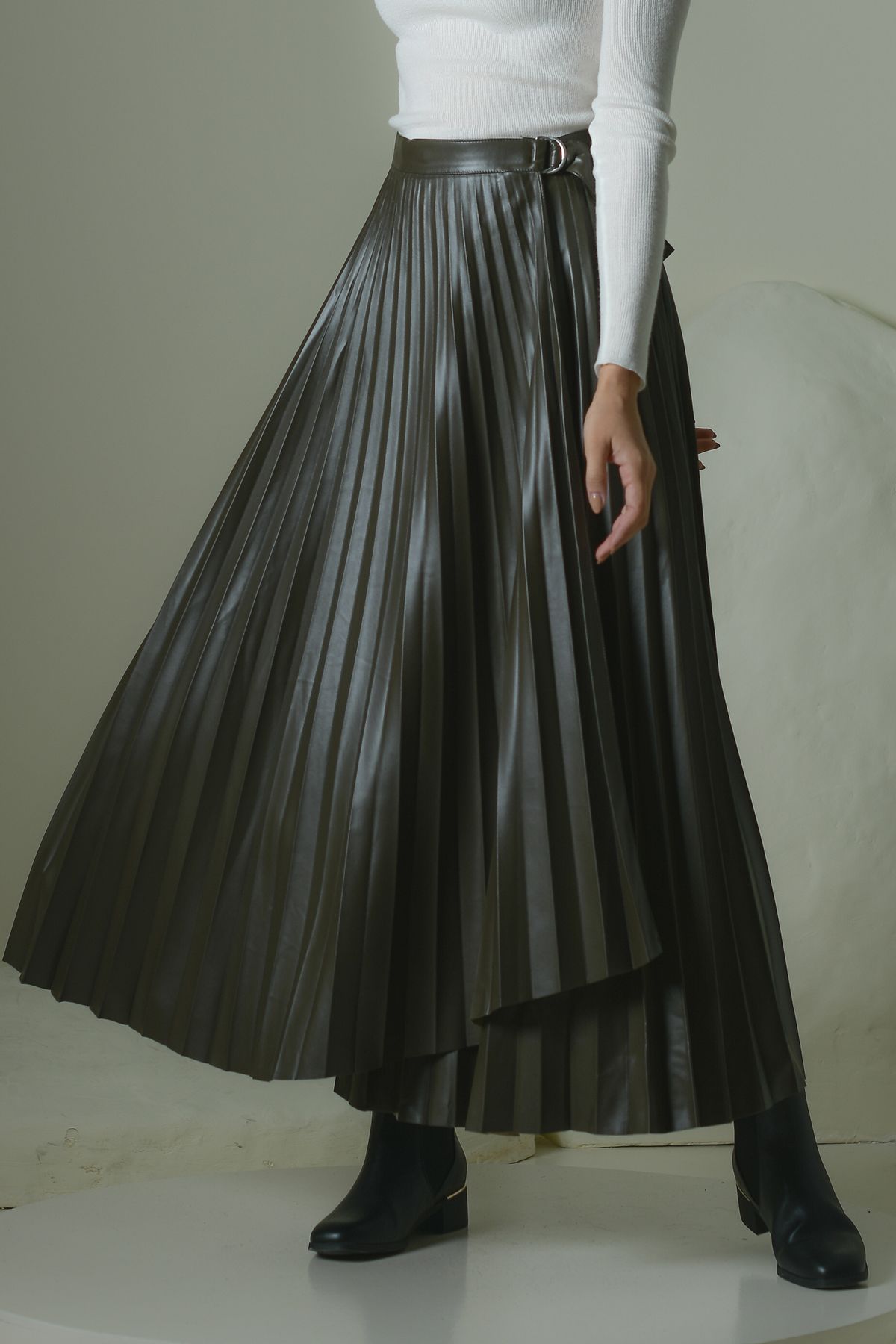 Olive Green Leather Pleated Skirt Le Merge