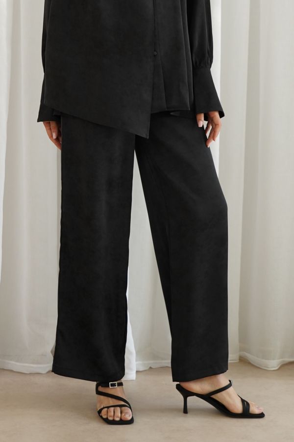 Black printed trousers