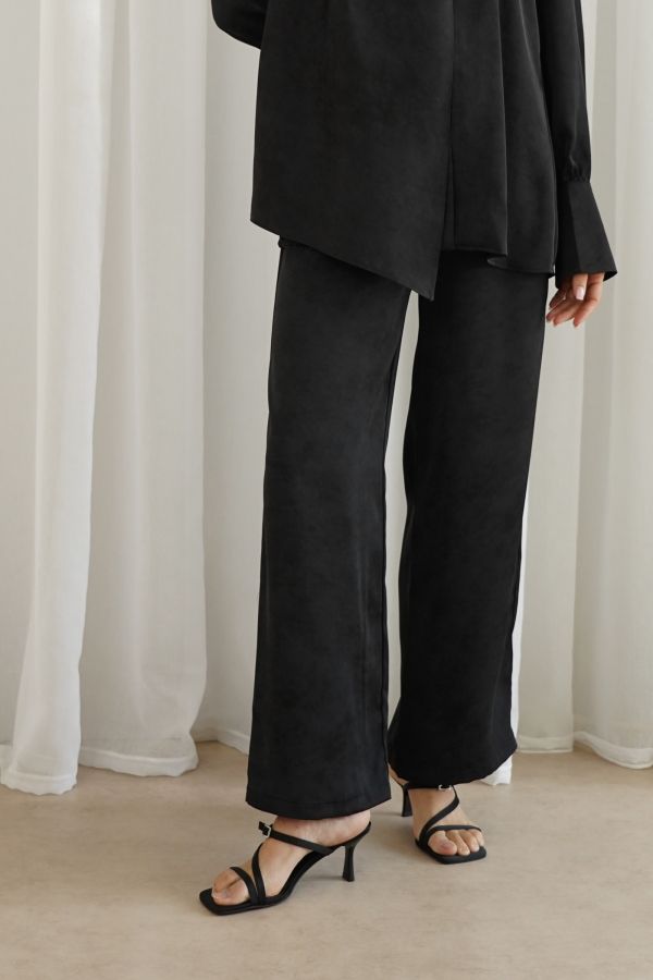 Black printed trousers