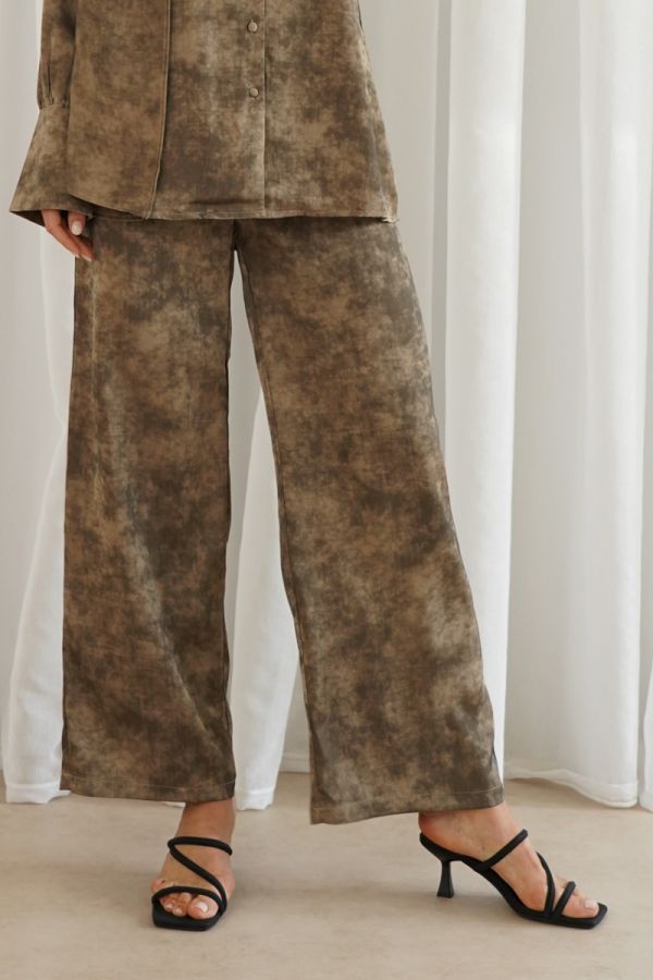 Brown printed trousers