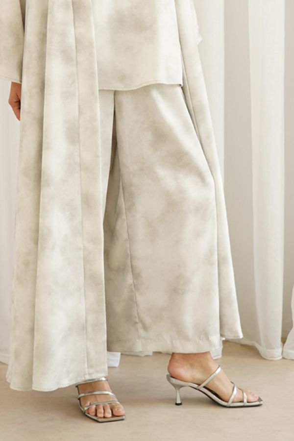 Cream trousers