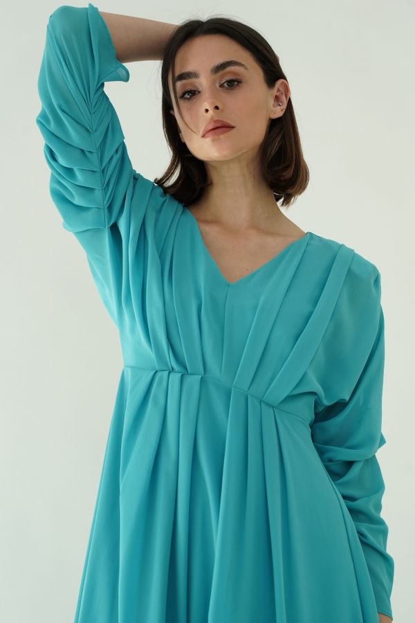 Blue dress with gathered sleeves
