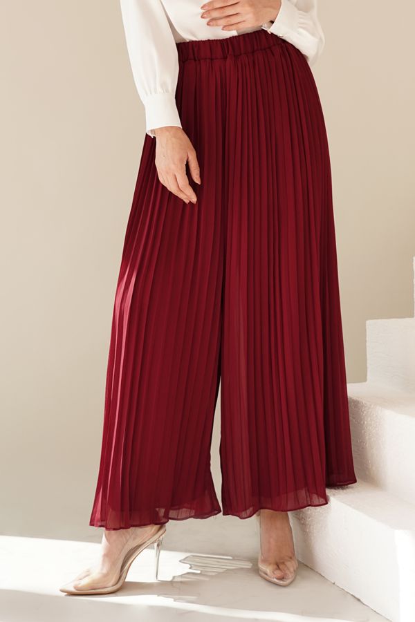Burgundy pleated trousers 