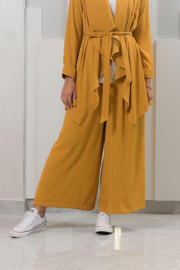 Mustard trousers with pleats