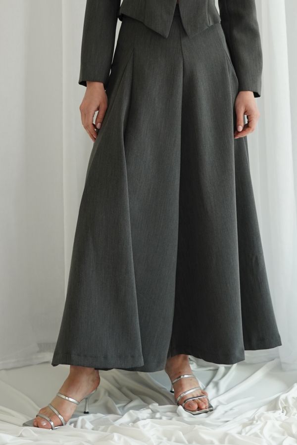Grey skirt