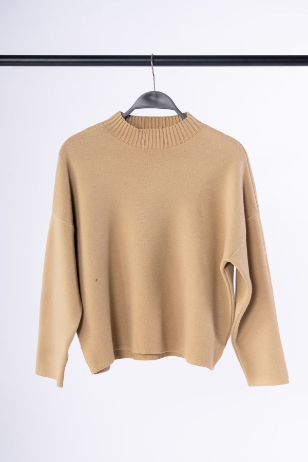 Dark beige knitted blouse
